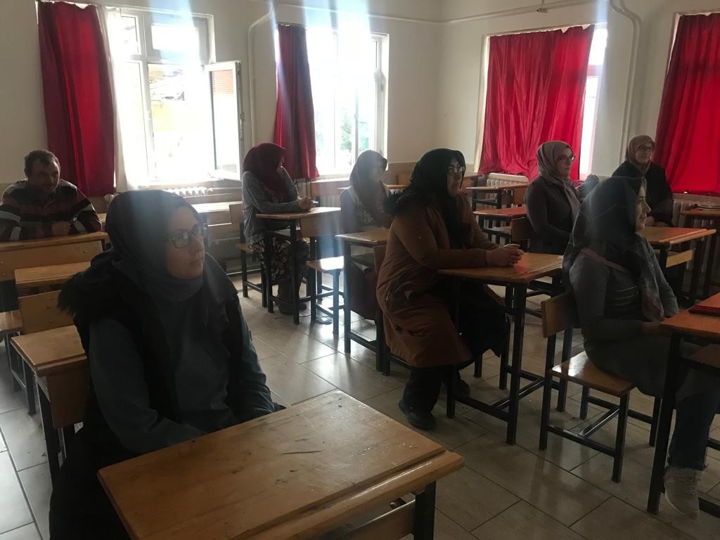 Pazarlarda Ai̇le Okulu