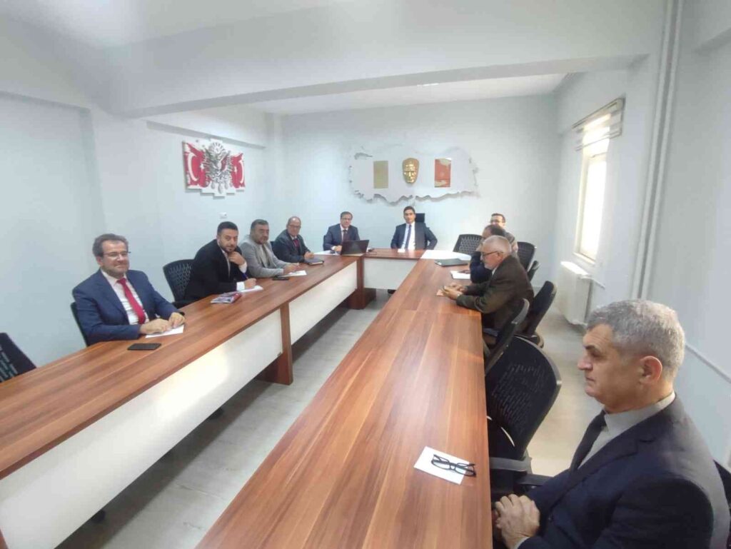 Şaphanede Okulların Başarı Durumu Ve Güvenli̇k Tedbi̇rleri̇ Masaya Yatırıldı