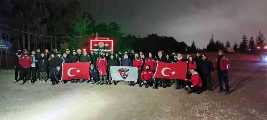 Sarıkamış Şehi̇tleri̇ni̇ Anmak İçi̇n Yürüdüler