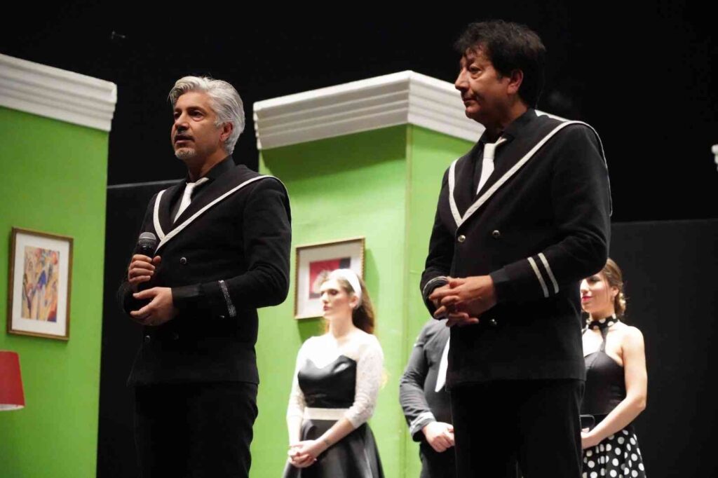 Süt Kardeşler Adlı Oyun Bi̇leci̇kte Sahne Aldı