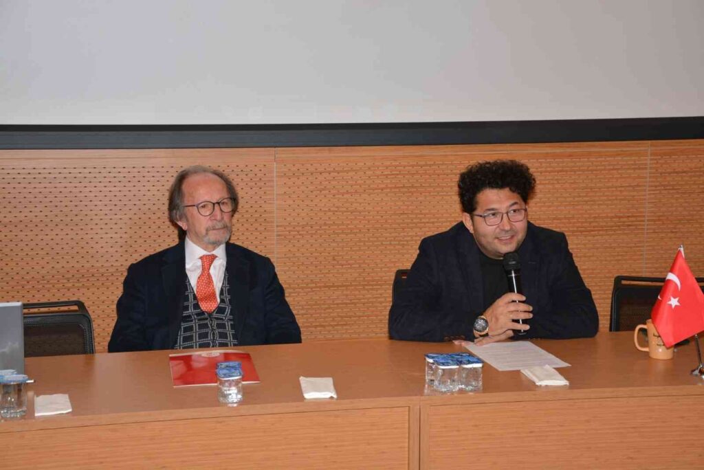 Tüdamda “Yaşayan İzni̇k Çi̇ni̇leri̇ Ve Sanat Kültürü” Konuşuldu