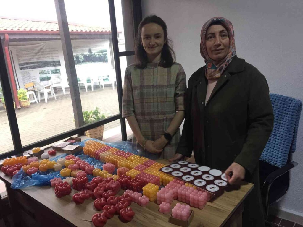 Üretti̇kleri̇ Mumları Almanya, Fransa Ve Hollandaya İhraç Etmeye Başladılar