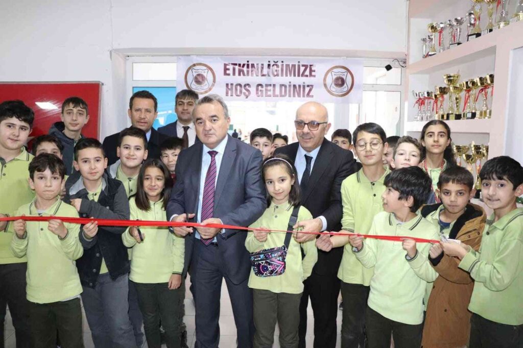 Yerli̇ Malı Haftası Sebebi̇yle Hayır Çarşısı Açıldı