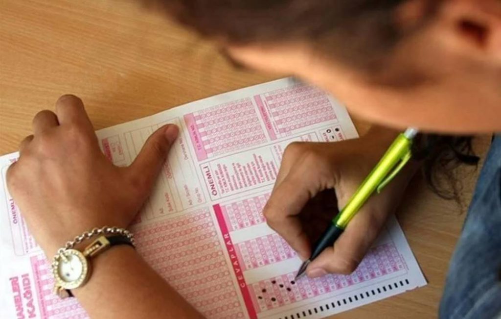 YKS Tercihlerinde Başarı İçin Sınav Merkezi ve Tercih Robotu İşbirliği