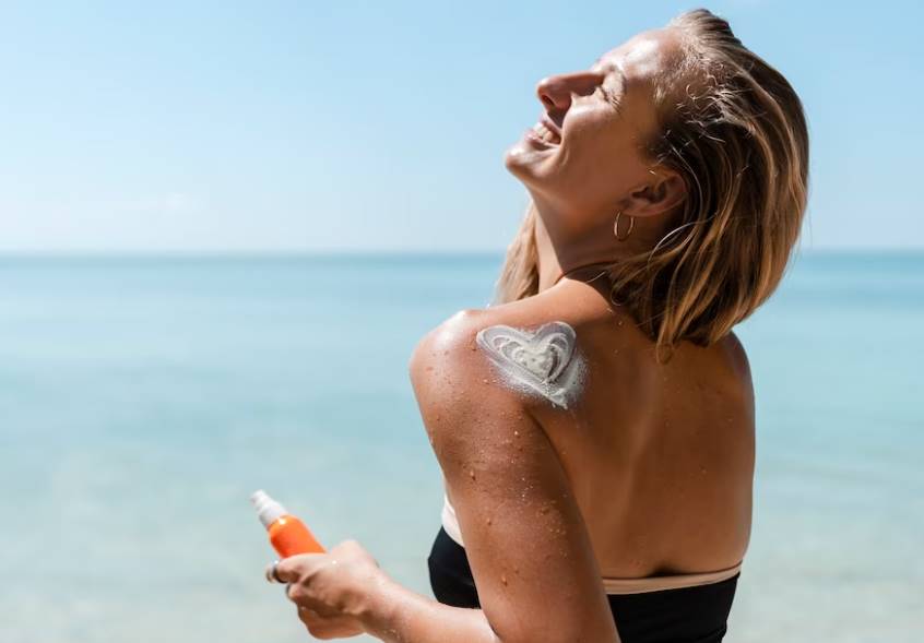 Güneş Kremi: Yaz Aylarında Cildinizi Korumanın En İyi Yolu