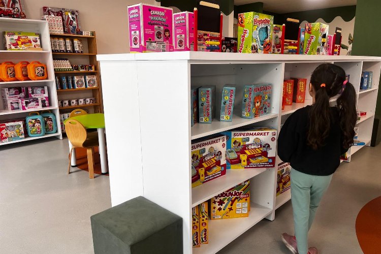 Muğla’da ‘Oyuncak Kütüphanesi’ miniklerin ilgi odağı oldu