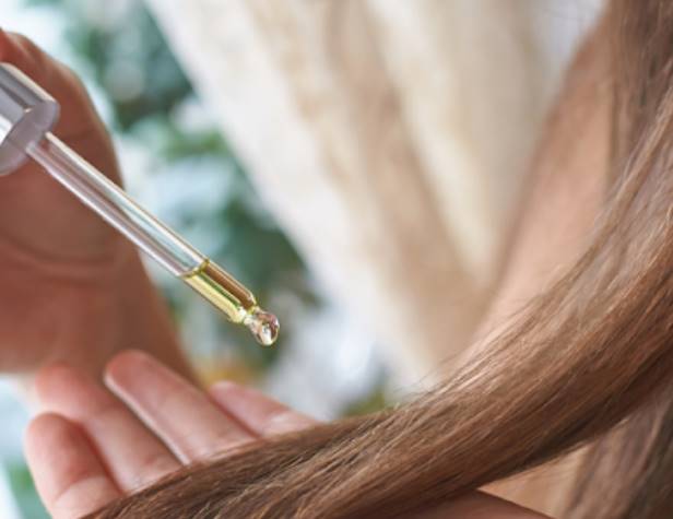 Saçlarınızı Gürleştirmek İçin Neden Kesin Saç Çıkaran Yağları Tercih Etmelisiniz?
