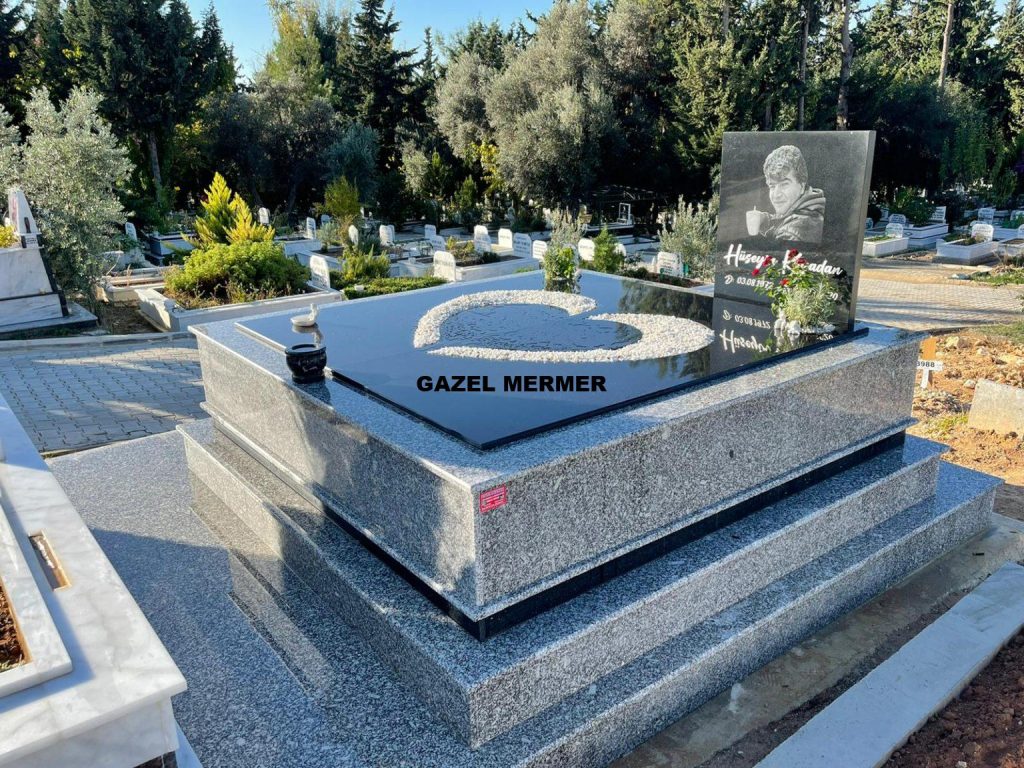 Geniş Ürün Yelpazesiyle Mezar Taşları