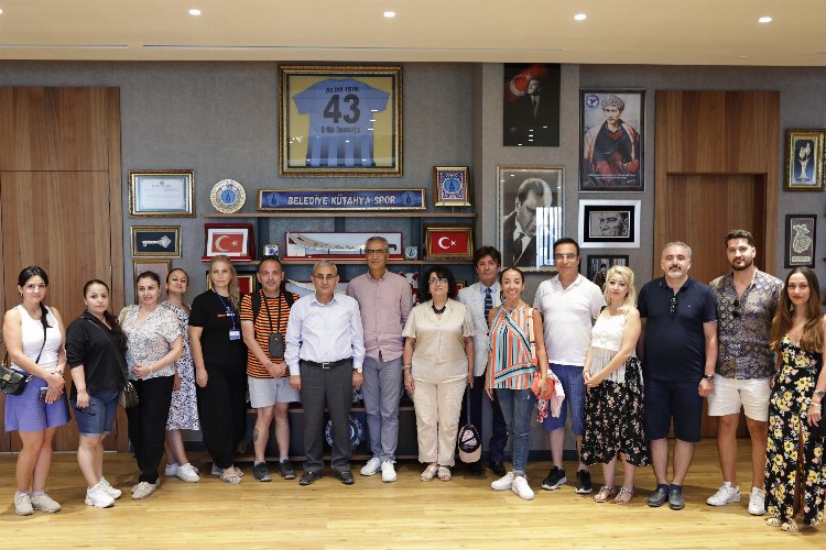 Sanatçılardan Başkan Işık’a ziyaret – İGF HABER