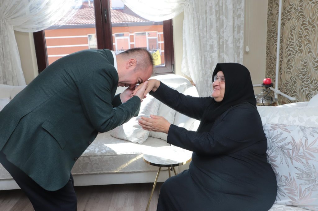 Uluçay, “Hanım kardeşlerimiz, ‘kadın emek pazarı’ projesiyle ev ekonomilerine katkı sağlayacak”