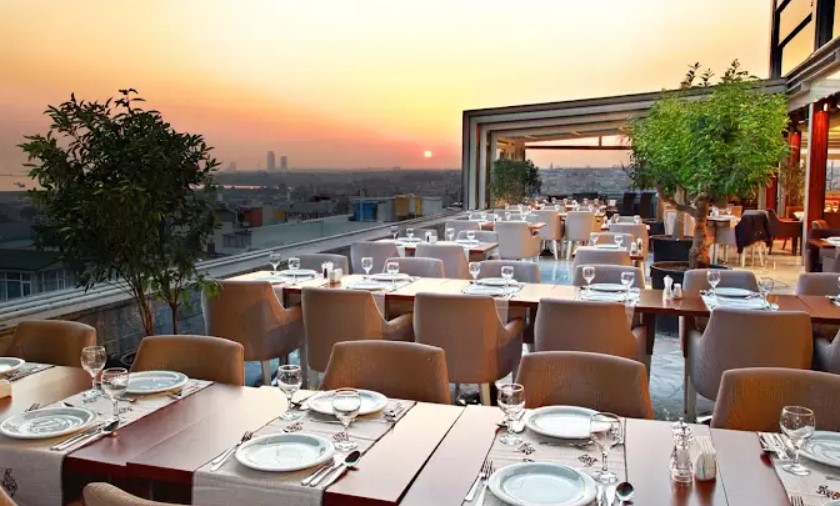 İstanbul’un Kalbinde Unutulmaz Bir Deneyim Sunan Beso Rooftop Restaurant