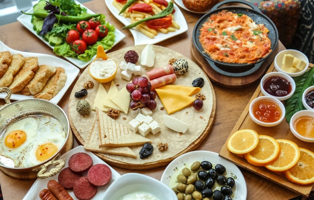 Atların Gezindiği Doğal Ortamda Açık Havada Eskişehir Doğada Kahvaltı