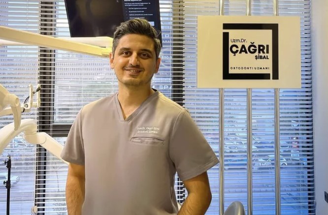 İzmir Şeffaf Plak ve Ortodonti Uzmanı Çağrı Şibal ile Modern Diş Tedavisi