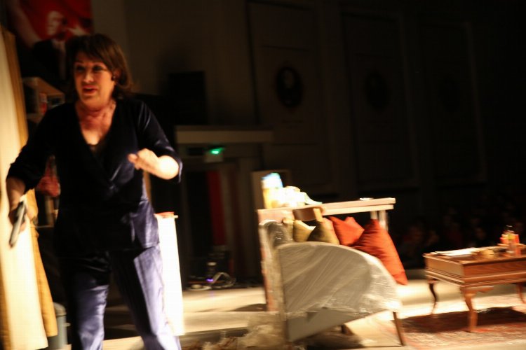 ‘Plastik Aşklar’ Manisa’da sahnelendi