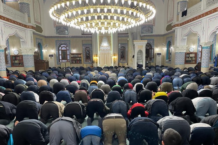 2 yıl aradan sonra Kilis’te ilk teravih namazı kılındı