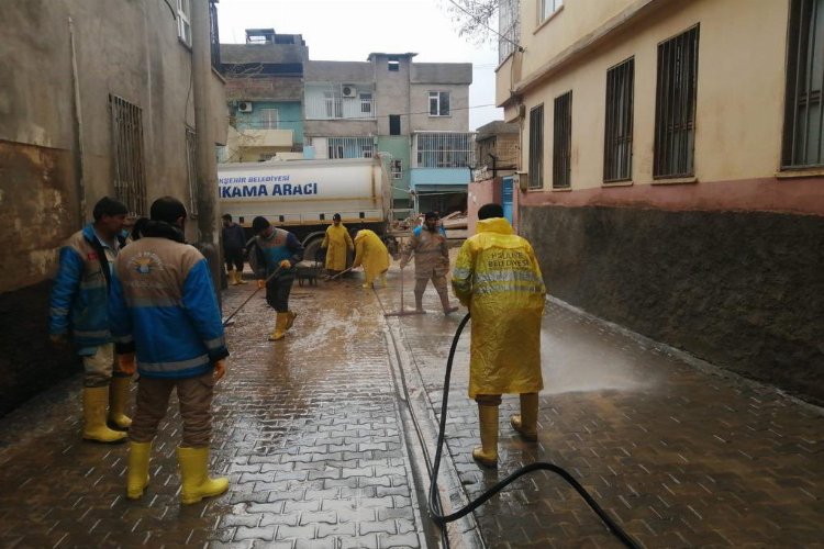 Diyarbakır Şanlıurfa’da ‘sel’ temizliğinde
