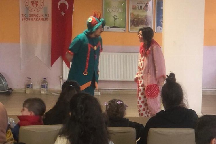 Çocuklara ‘Hacivat-Karagöz’ ile moral aşılandı