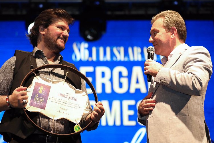 İzmir Bergama’da Ahmet Şafak rüzgarı