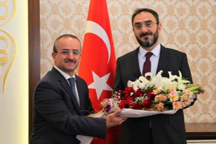 Bursa Müftüsü Karabayır görevine başladı