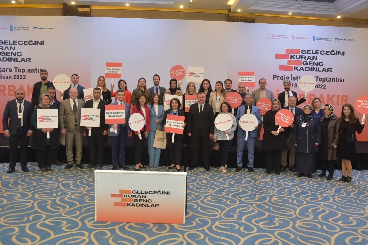 ‘Geleceğini Kuran Genç Kadınlar’ın paydaş toplantısına Diyarbakır ilgisi