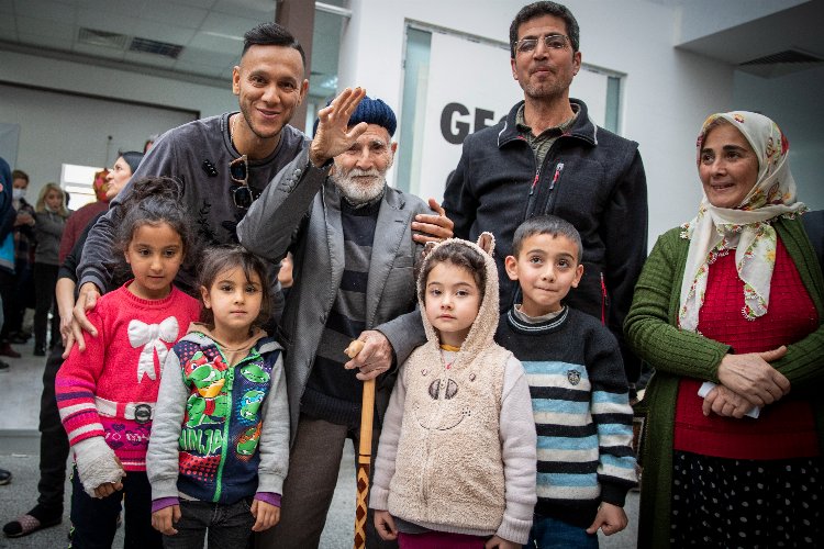 Josef De Souza’dan depremzedelere moral