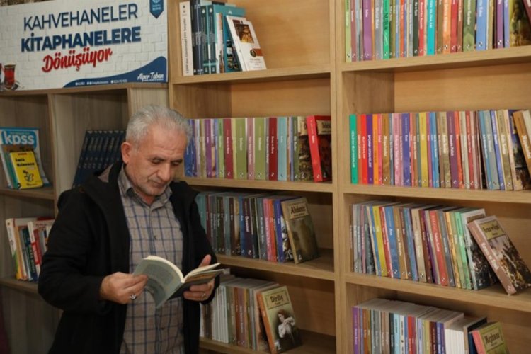 Bursa İnegöl’de kahvehaneler ‘Kitaphane’ye dönüşüyor