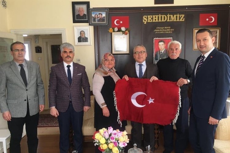 Niğde’de Vali Şimşek’ten şehit ailelerini ziyaret