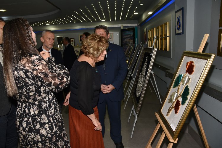 ‘Tel ve Çivinin Aşkı’ Manisa’da sergilendi