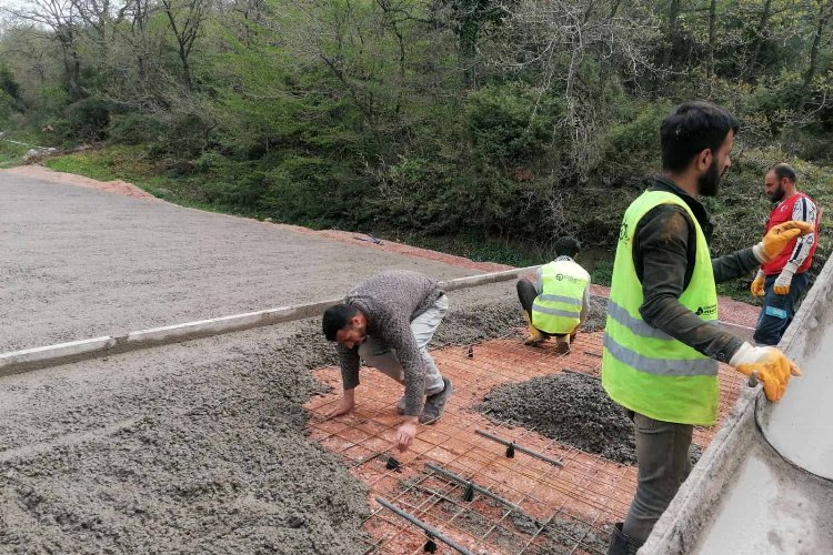 Kocaeli Derince Çal – Turaş köyleri bağlantısına beton yol yapılıyor