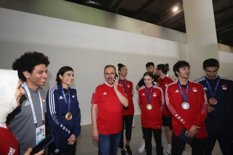 Cumhurbaşkanı Erdoğan’dan milli tekvandoculara tebrik telefonu