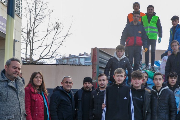 Kütahya Zabıtası’ndan depremzedelere yardım