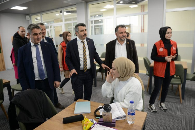 Bursa Yıldırım’ın ‘Gençlik Merkezi’nde ders başı