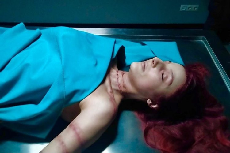 4 saatlik makyajla ‘ölü’ oldu!