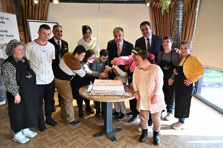 Bursa’da ‘özel şefler’ mutfakta hünerlerini sergiledi