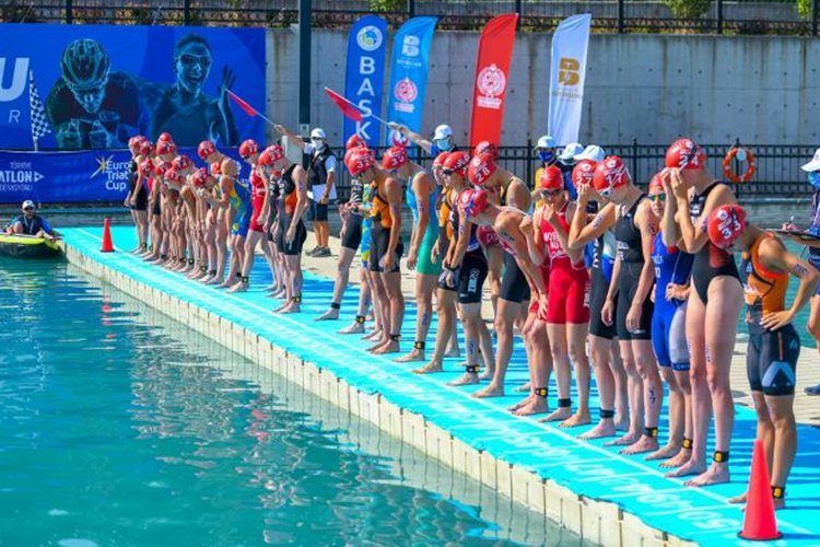 Türkiye’nin en iyi triatletleri Balıkesir’de buluştu