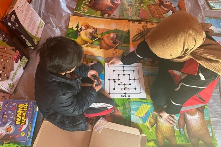 Denizli Büyükşehir’den deprem alanlarına çocuk parkı