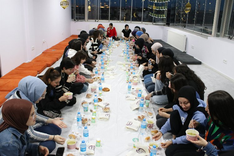 Konya’da ‘Medeniyet Akademileri’nde Ramazan ruhu