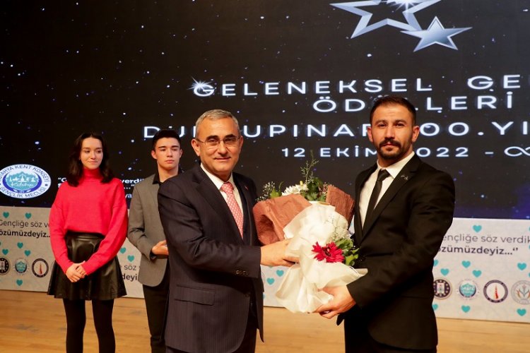 Kütahya’da ‘gençlik’ ödüllerine kavuştu