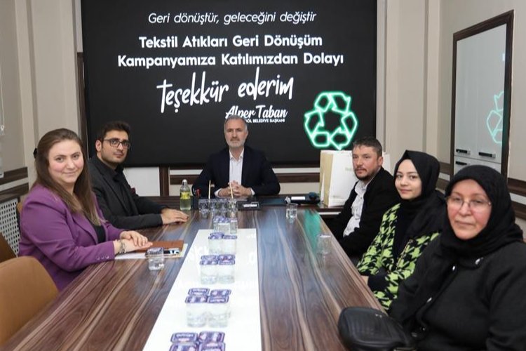 Bursa İnegöl’de ‘tekstil atığı’ ödüllendirdi