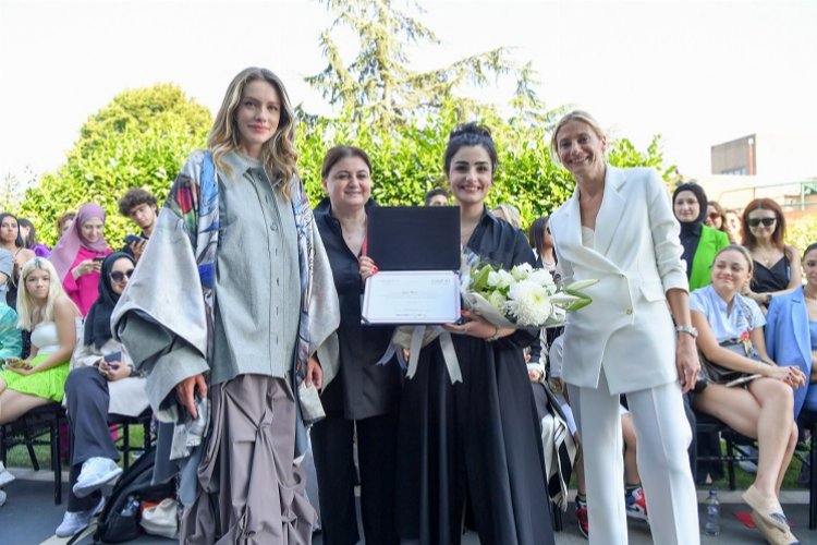 Vakko Esmod Moda Akademisi’nden mezuniyet defilesi