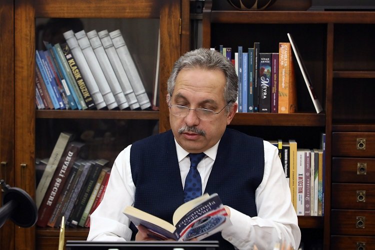 Mustafa Yalçın’ndan ‘kütüphane’ mesajı