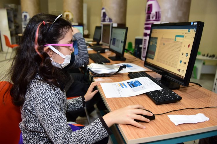 Bursa Yıldırım’da ‘robotik’ eğitim