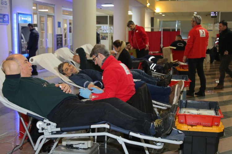 Kan stoğuna Gölcük’ten destek