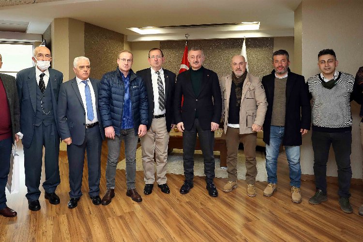 Kocaeli’nde Başkan Büyükakın, futbol antrenörlerini ağırladı
