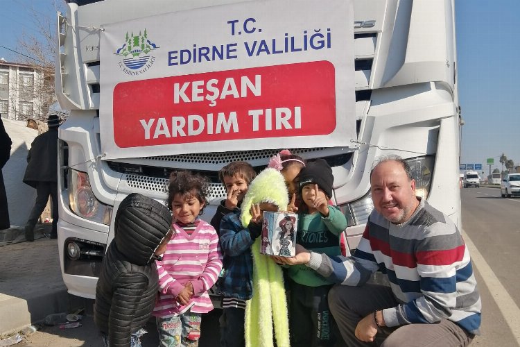 Keşanlı Yağmur’un kumbarası depremzede minik kıza ulaştı