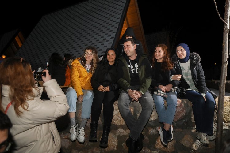 Bandırma’da üniversitelilere ‘Başkan’ motivesi