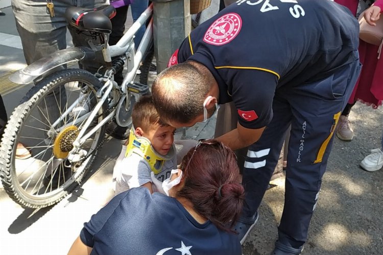 Adıyaman’da otomobilin çarptığı çocuk yaralandı