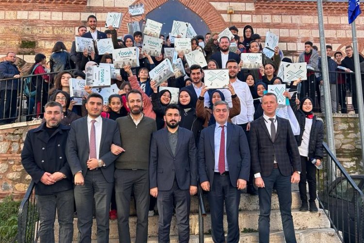 TÜGVA’nın ‘Kitap Kurtları’ Bursa’da yarışıyor