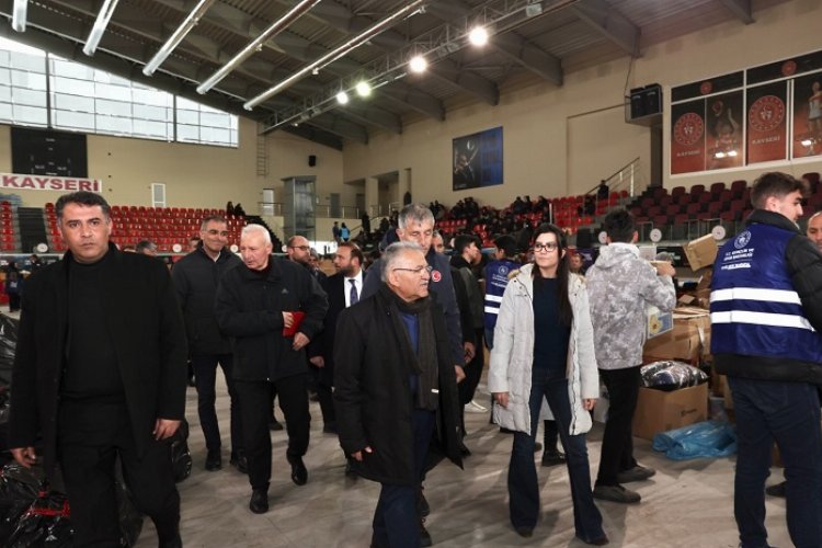 Memduh Büyükkılıç’tan Deprem Lojistik Merkezi’ne ziyaret