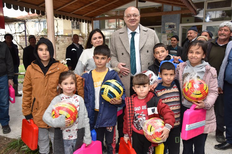 Manisa’da günün son fotoğrafı çocuklarla